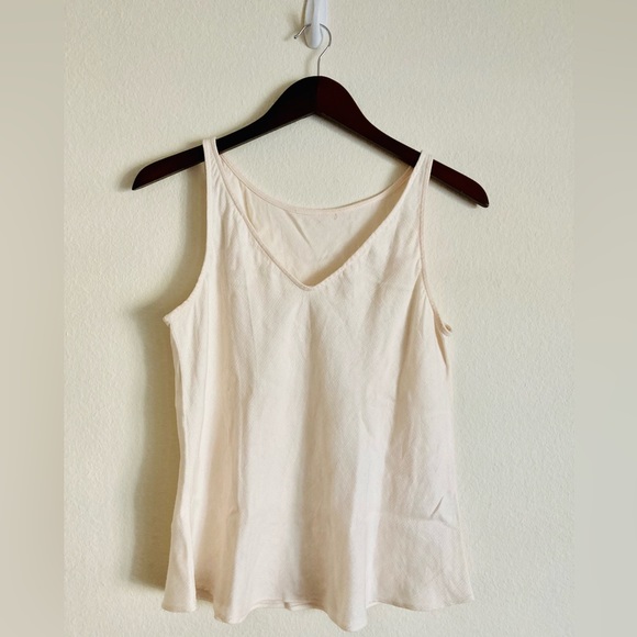VETTA Tops - Vetta The Textured Shell in Eggshell